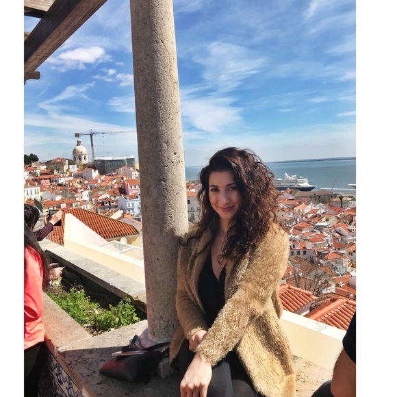 Meet your Posher, Elise - Picture 3 of 6